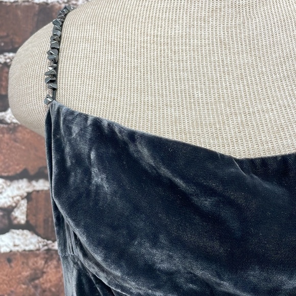 TAHARI Formal Dress NWT Dark Crushed Gray Velvet Evening Gown Rhinestone Size 14 - Picture 7 of 15